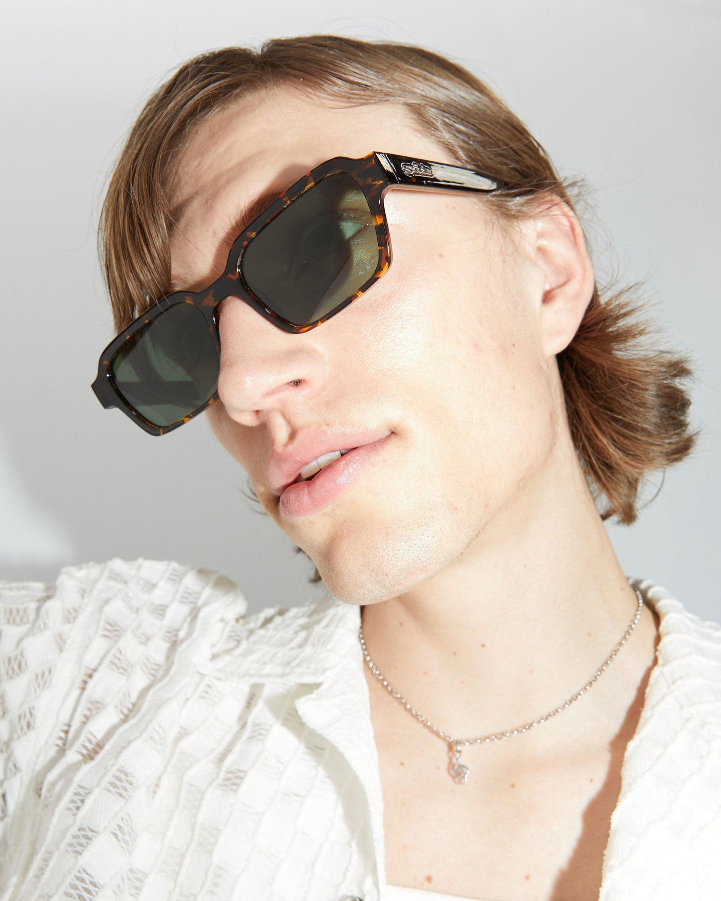 booth ; wasp / moss polarised - szade japan