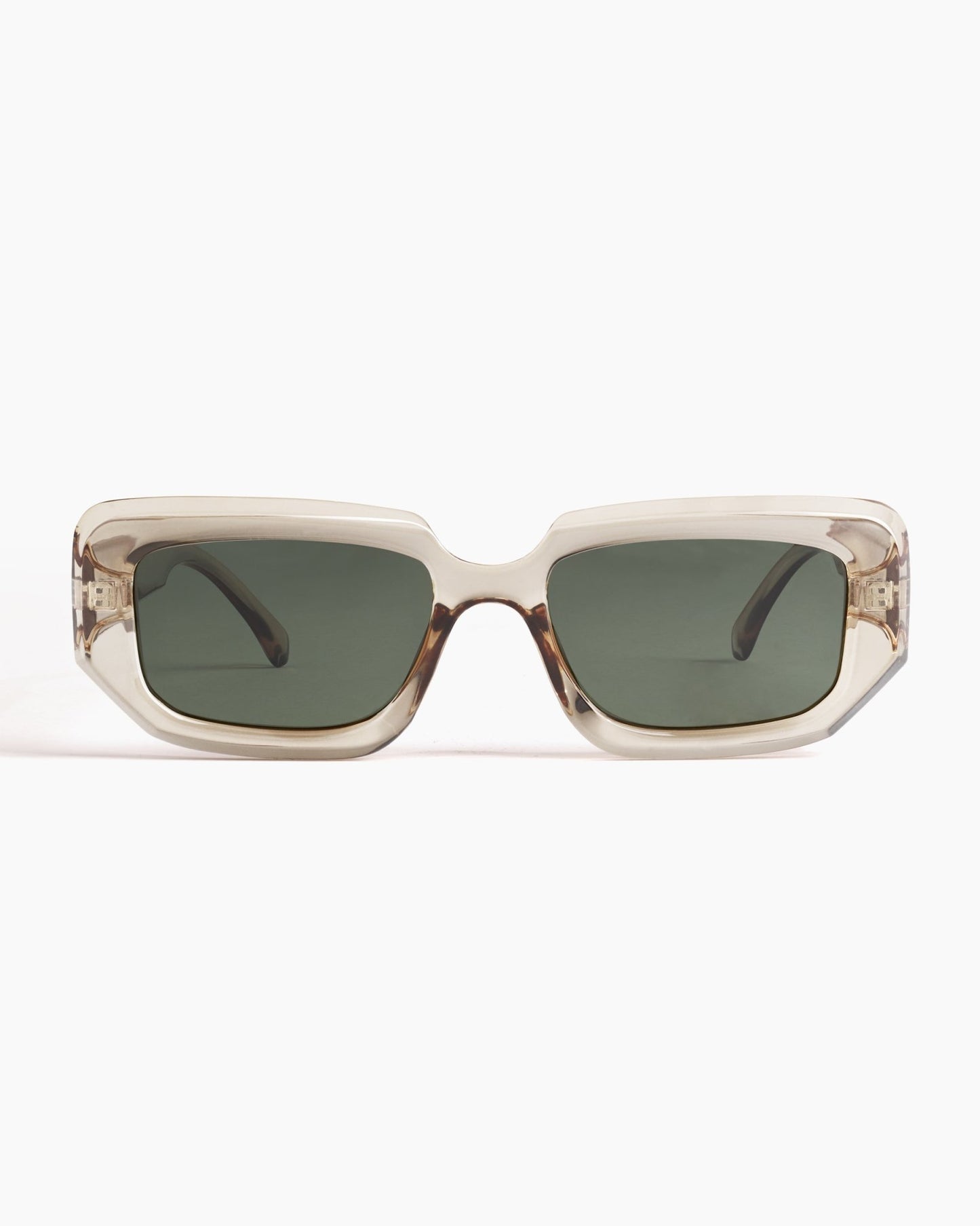 banks ; hazel / moss polarized