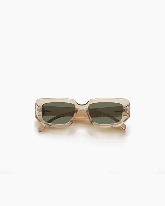 banks ; hazel / moss polarized