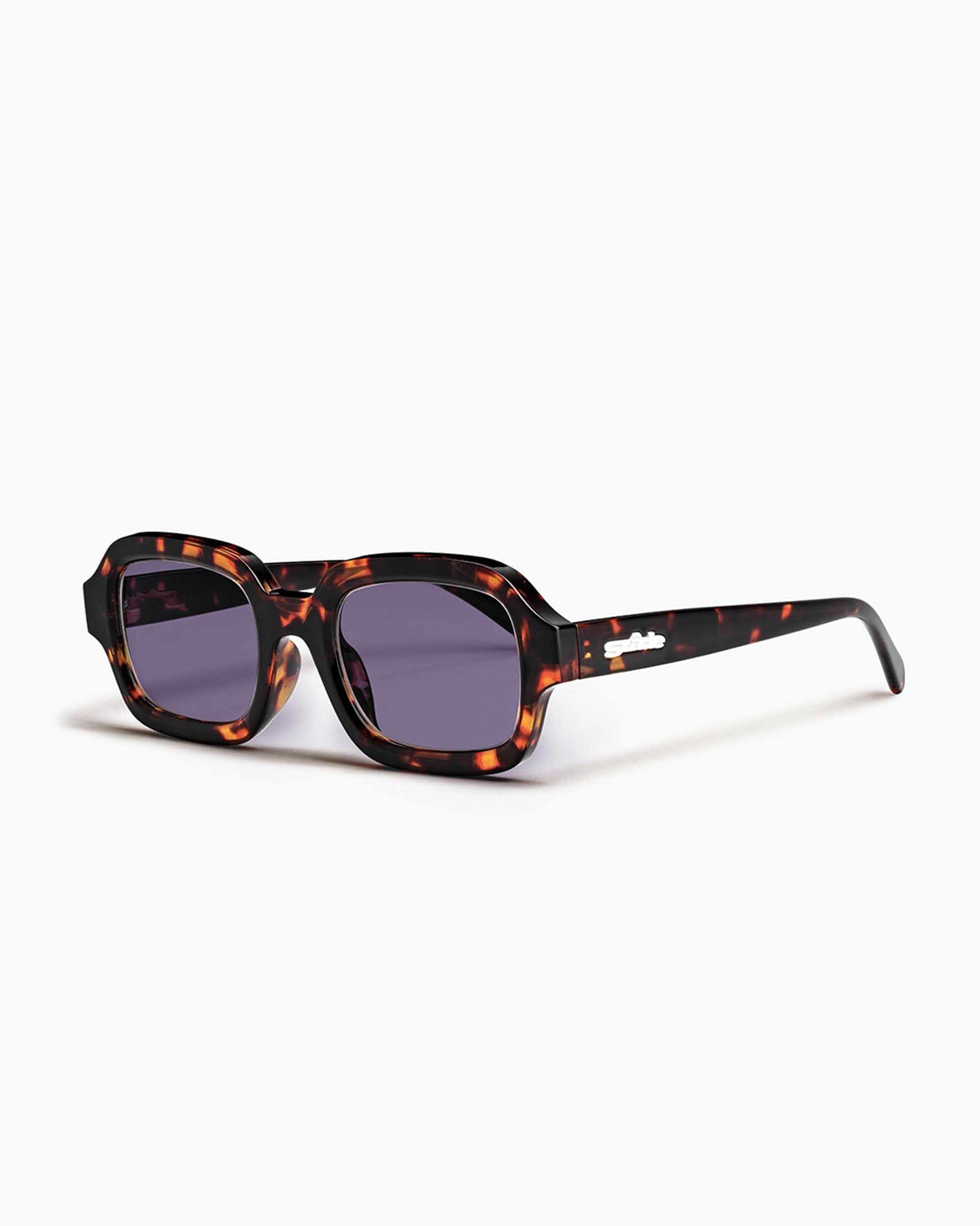 watts blue light transition ; pinta tortoise - szade japan